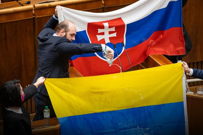  Парламент Словаччини офіційно припиняє військову допомогу Україні