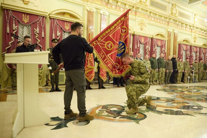 Зеленський відзначив державними нагородами воїнів-десантників (фото)