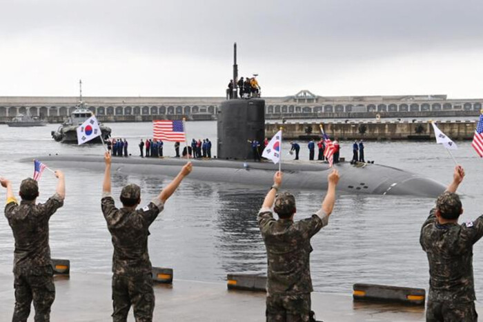До Південної Кореї прибув атомний підводний човен США