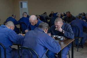 Депутат розповів про зовсім не дієтичне меню полонених російських окупантів