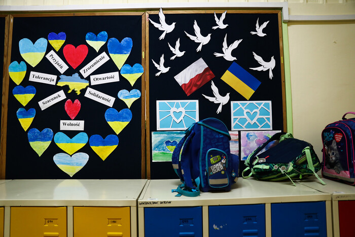 Скільки українських дітей навчаються у школах Польщі: дані МОН