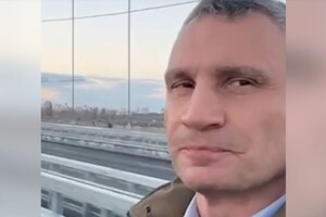 Кличко анонсував відкриття Подільського мосту під час поїздки по ньому (відео)