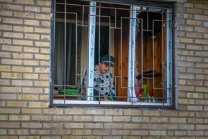 У Солом'янському районі вибиті вікна в будинку з першого по п’ятий поверхи