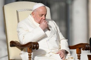 Папа Римський захворів: через обстеження скасували всі аудієнції
