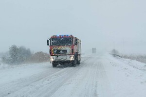 Снігове пекло на трасі Одеса – Рені: автобуси і машини змітає у кювет