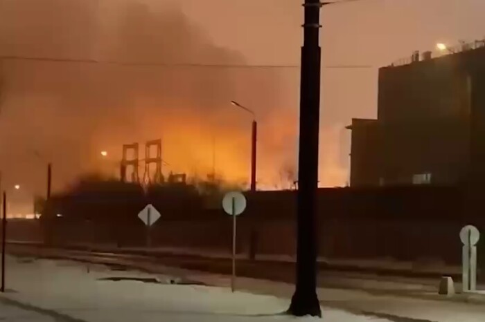 На Челябінському тракторному заводі, який випускає двигуни для танків, спалахнула пожежа