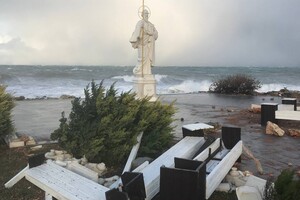 Шторм у Криму: є загиблий, затоплено будинки та зруйновано набережні 