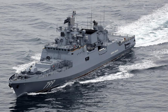 Росіяни вивели в Чорне море фрегат, незважаючи на шторм