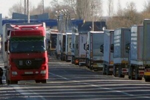 Тиждень тому UNAS заблокував рух вантажівок через пункт пропуску «Вишнє Нємецке»