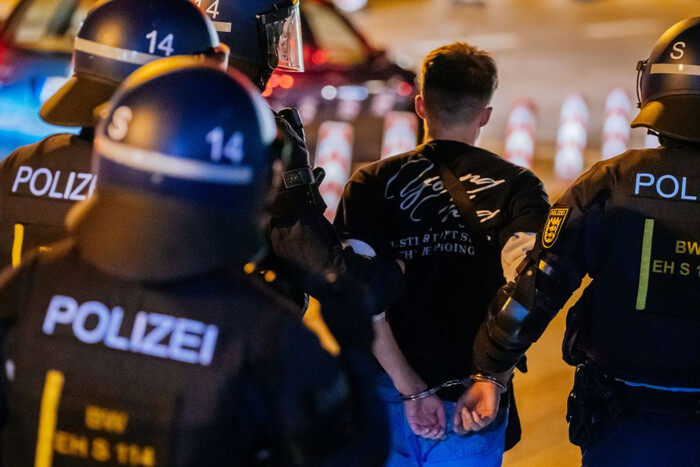 У Німеччині поліція затримала двох підлітків, які готували теракт 