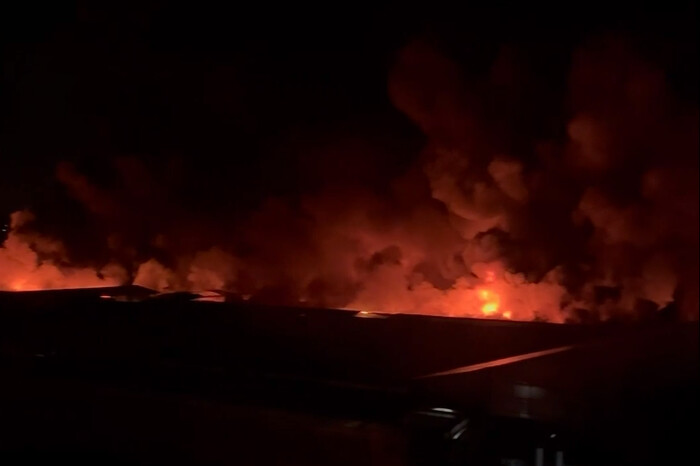 Пожежа на ринку в Ростові, вибух у Кропивницькому: головне за ніч