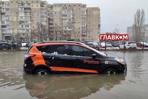 Аварія на Харківському масиві. Як автівки рятувалися із полону (фото, відео)