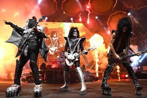 Легендарний рок-гурт Kiss дав свій останній концерт (фото, відео)