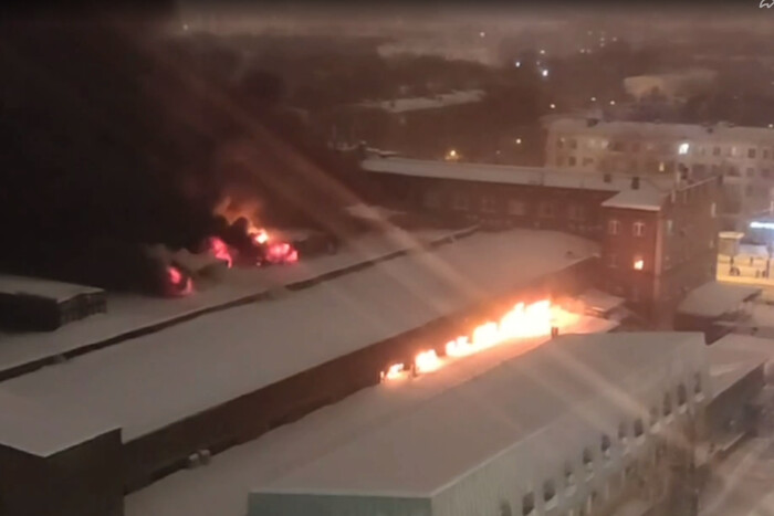На заводі в Москві спалахнула пожежа