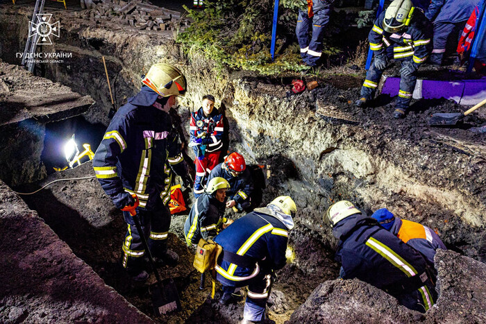У Харкові стався зсув ґрунту під час ремонту на підземному газопроводі: є загиблі