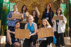 Активісти влаштували протест у Дубаї на Кліматичному саміті ООН