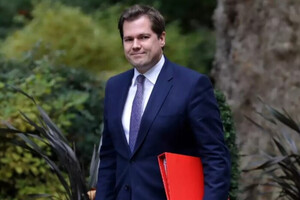 Министр по миграции Британии сделал замечания Риши Сунаку и ушел в отставку