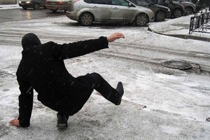 Станом на 9:00 несприятливі погодні умови не призвели до надзвичайних ситуацій у столиці, ситуація контролюється