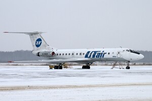 Літак кружляв у небі близько 40 хвилин, після чого приземлився о пів на другу ночі 