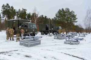 День сухопутних військ. Порошенко приїхав з подарунками у підрозділи