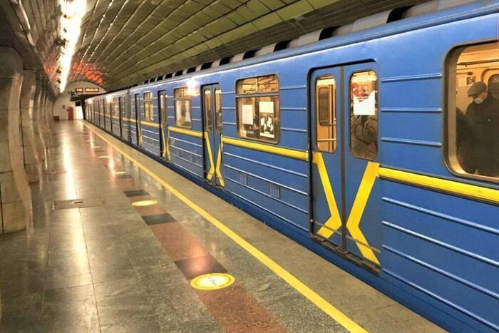 У столиці запрацював «човниковий» рух поїздів між «Теремками» і «Деміївською»: розклад