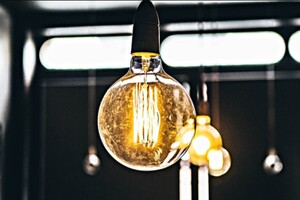 Кабмін пропонує заборонити відключати електроенергію деяким українцям