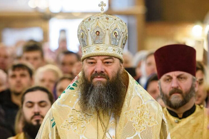 Московська церква в Україні просить молитися за здоров'я митрополита, який цілувався з Януковичем
