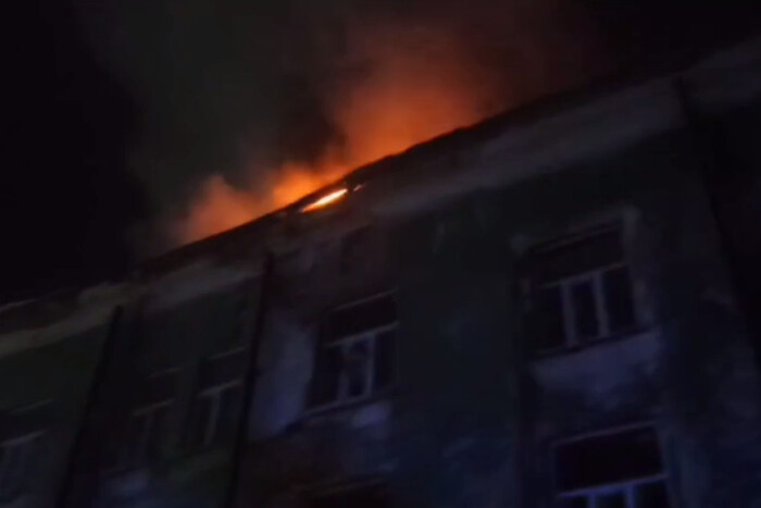 У Росії масштабна пожежа: вогонь охопив велике виробництво (відео)