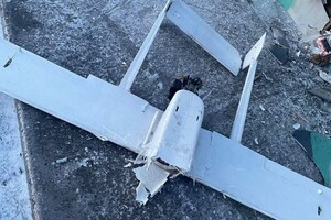 Уламки дронів на російському аеродромі