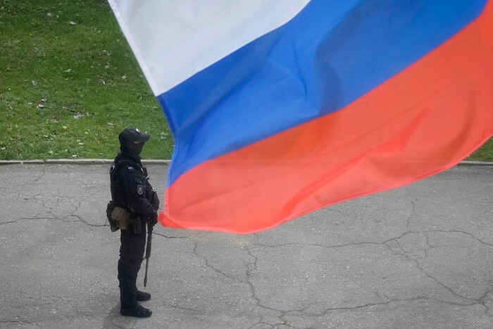 Росіяни посилили охорону колаборантів на окупованих територіях