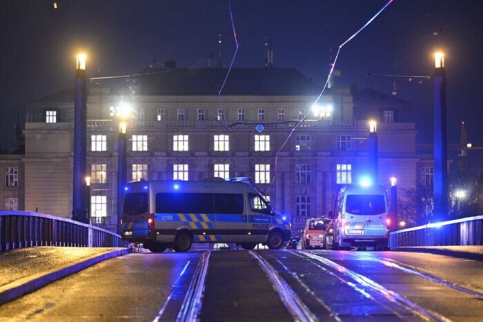 Поліція уточнила кількість жертв масової стрілянини у Празі