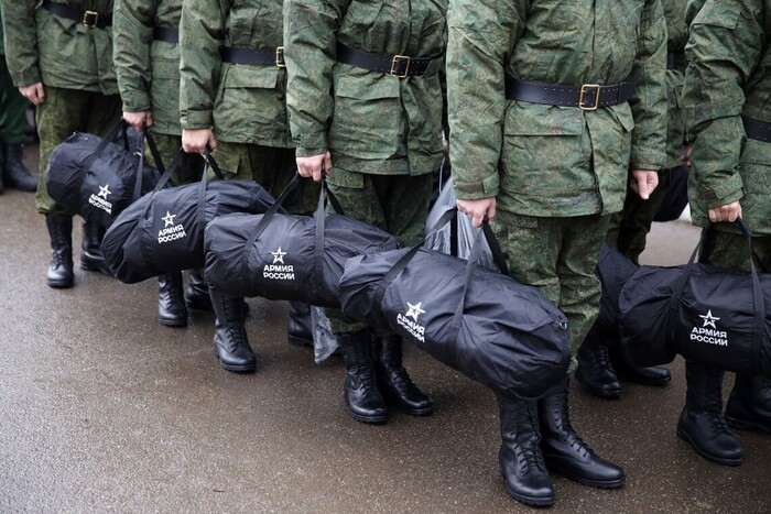 Окупанти мають намір призвати в армію українців 2007 року народження