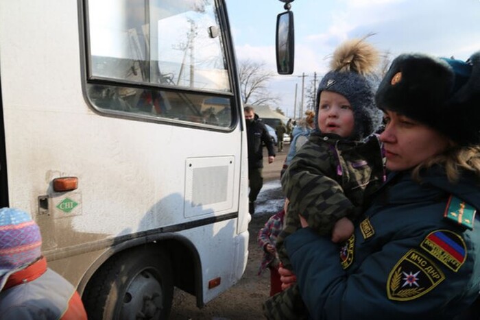 Росіяни вивозять українських дітей на пропагандистські заходи до Москви – Нацспротив