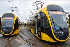 Кличко показав новенькі трамваї, які курсуватимуть на лівому березі столиці (фото)