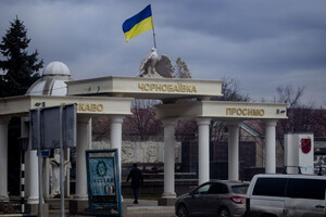 Окупанти накрили щільним вогнем Чорнобаївку: є загибла