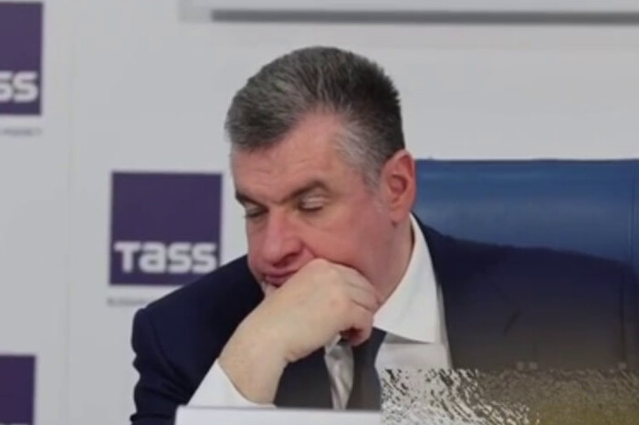 Кандидат у президенти РФ заснув під час засідання своєї партії