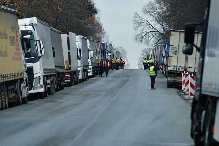 Польські перевізники пришвидшили рух вантажівок на одному з пунків пропуску