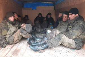 Зараз проводиться ще понад тисяча операцій з виведення окупантів, які здалися у полон