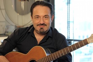 Кричевський неодноразово розповідав, що вже втомився виконувати цю пісню