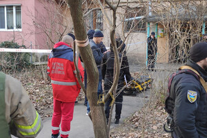 В Одесі військовий хотів покінчити життя самогубством та взяв у заручники жінку з дитиною