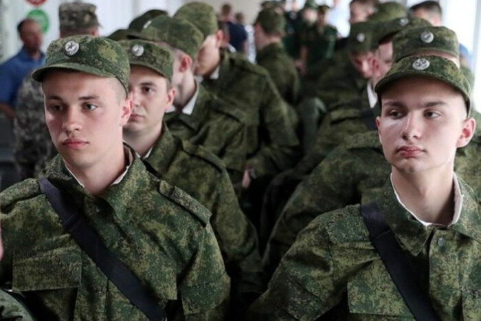 На Луганщині окупанти хочуть поставити на військовий облік 16-річних хлопців