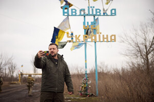 Зеленский посетил передовые позиции украинских войск в Авдеевке (видео)