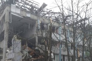 Окупанти вдарили по представництву омбудсмена в Херсоні (фото)