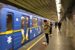 Станції метрополітену в режимі перевезень працюють орієнтовно до 22:20 (залежно від станції)