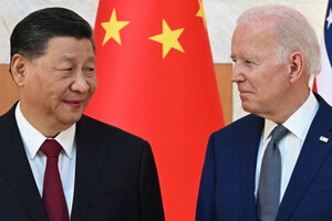 Bloomberg: Сі Цзіньпін запропонував Байдену «мирне співіснування» Китаю і США