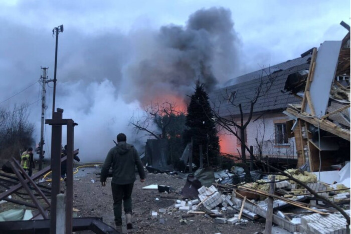 Загинуло подружжя, влучання у недобудований храм: наслідки атаки РФ на Київщину