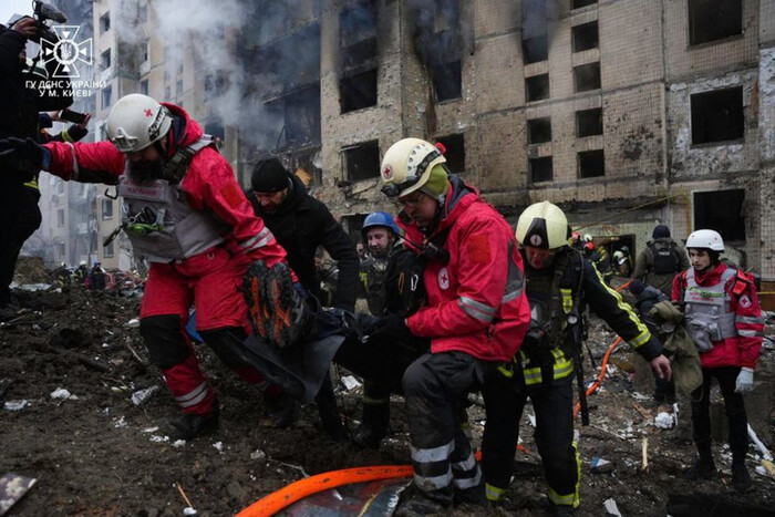 Как главные мировые СМИ отреагировали на ракетный удар по Киеву: фото, которые вас удивят