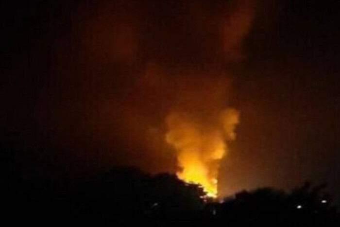 У Севастополі пролунали вибухи: евакуйовано близько 100 людей