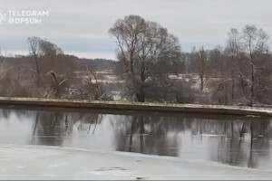 Прикордонники виявили великогабаритний «сюрприз» у річці біля кордону з РФ (відео)