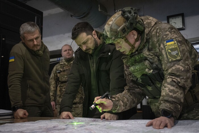 Росія продовжує накопичувати війська: Зеленський повідомив про ситуацію на фронті 
